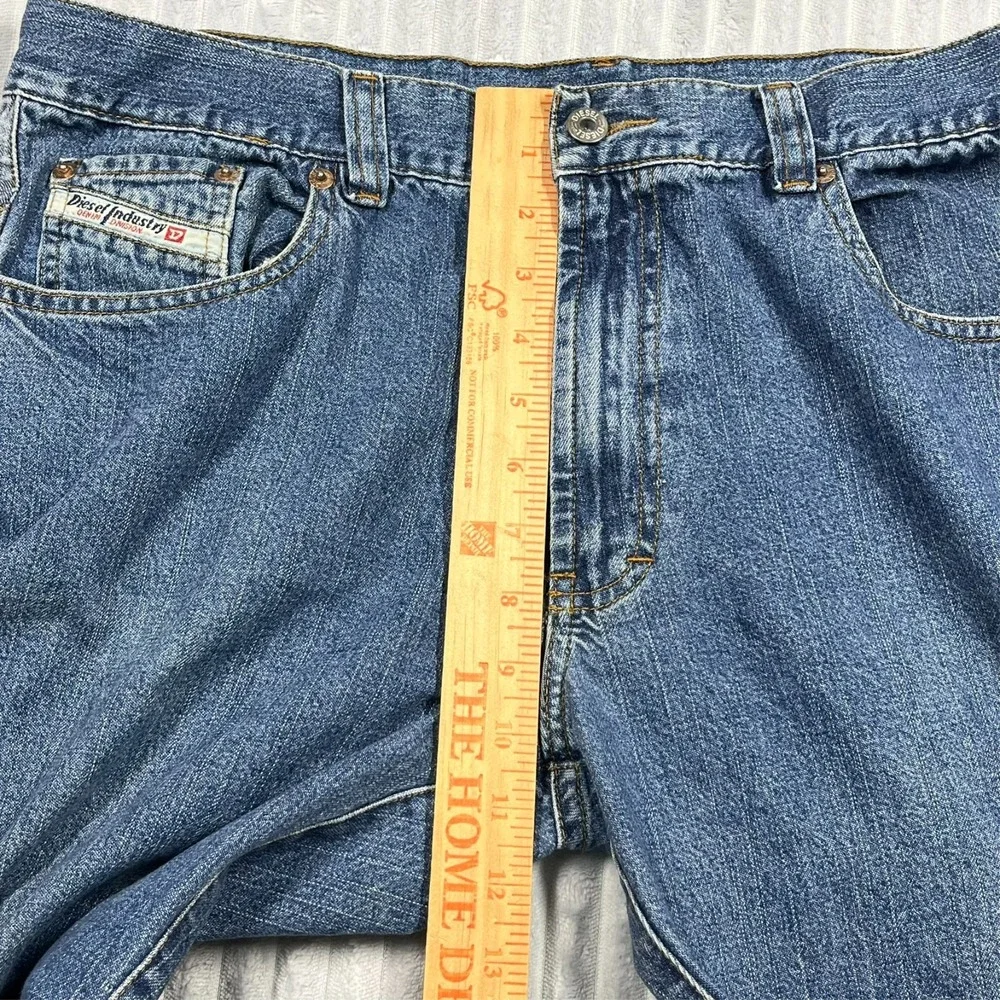 Diesel Jeans Men's 34x32 Straight Leg Medium Wash Preppy Comfort Stretch *Flaw